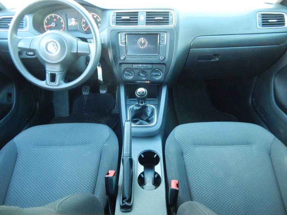 2012 Volkswagen A6 Jetta - Image 2 of 21