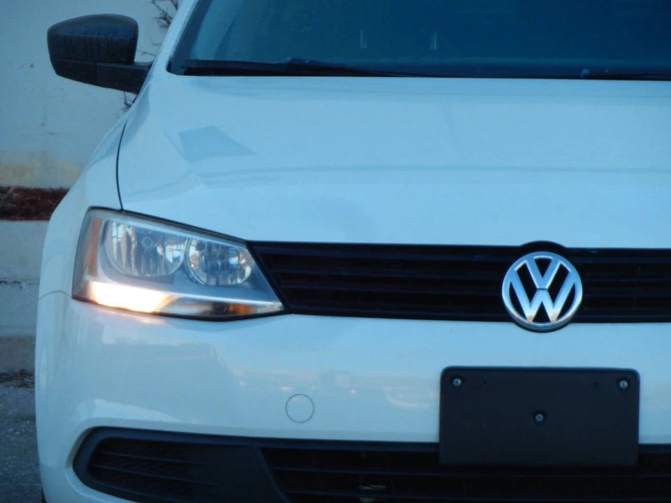 2012 Volkswagen A6 Jetta - Image 11 of 21
