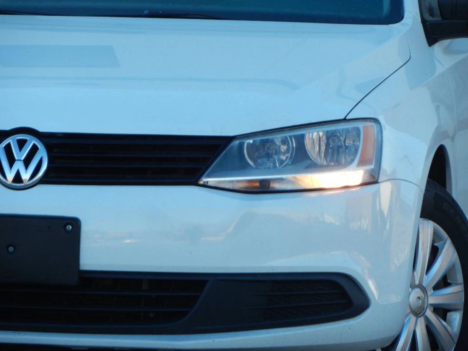 2012 Volkswagen A6 Jetta - Image 6 of 12