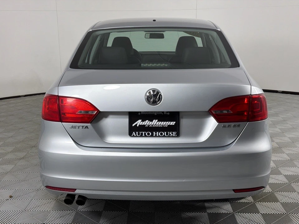 2012 Volkswagen A6 Jetta - Image 6 of 12
