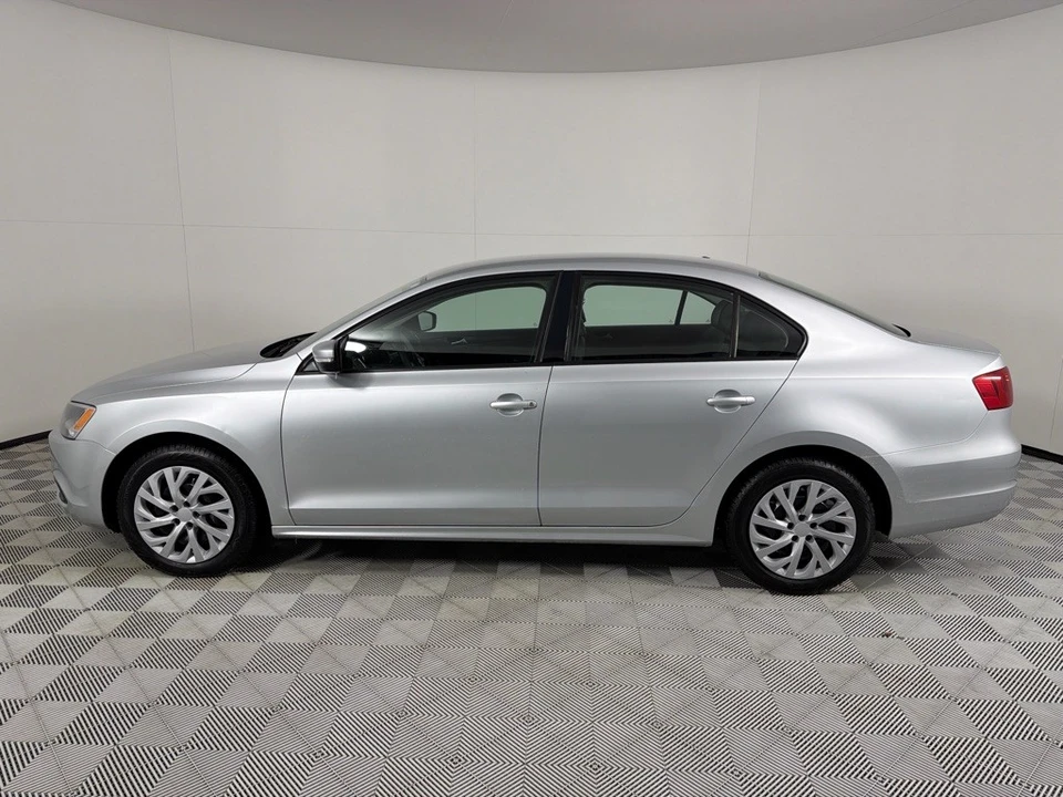 2012 Volkswagen A6 Jetta - Image 8 of 12