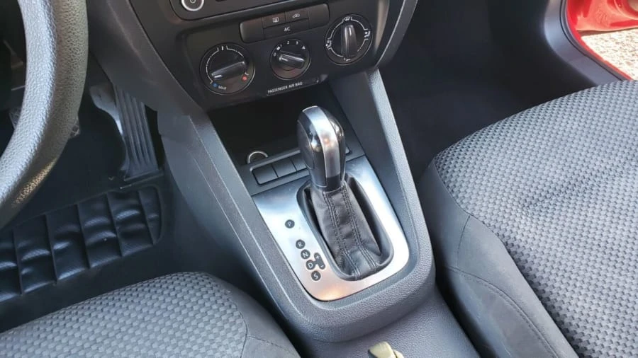 2012 Volkswagen A6 Jetta - Image 13 of 20