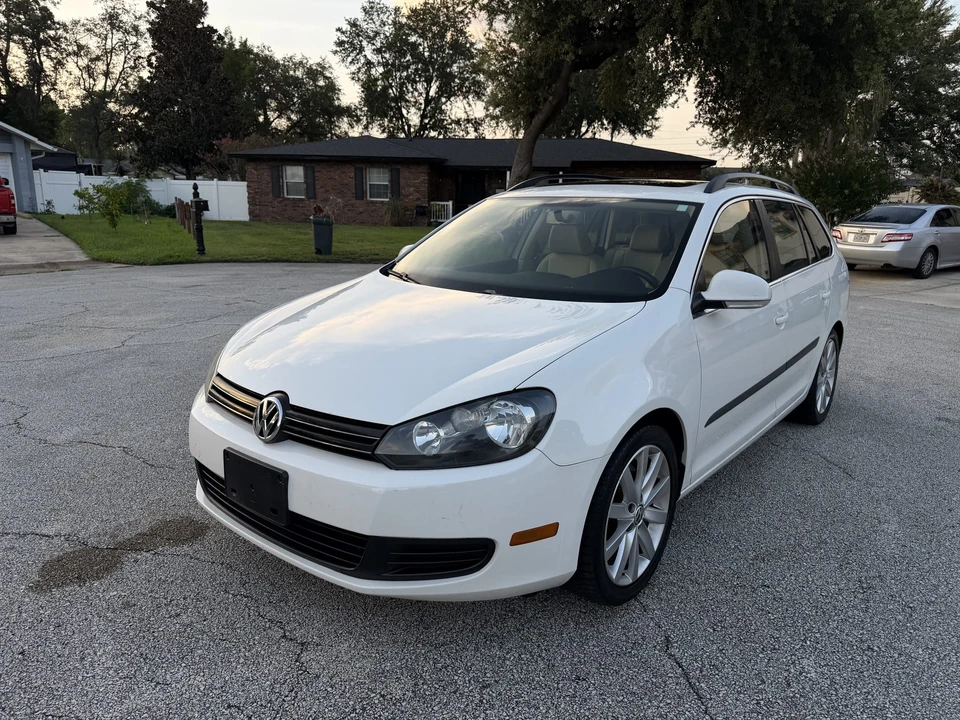2012 Volkswagen A6 Jetta - Image 2 of 31