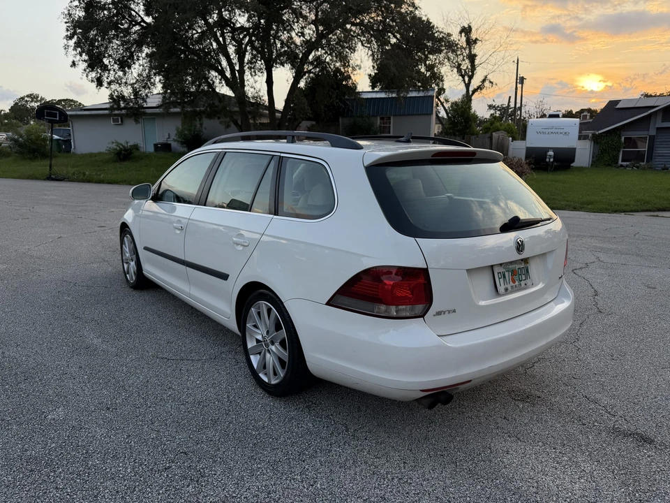 2012 Volkswagen A6 Jetta - Image 7 of 31