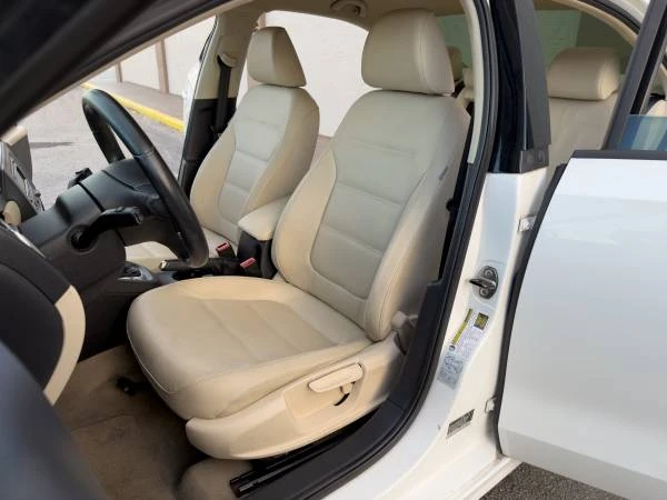 2012 Volkswagen A6 Jetta - Image 11 of 20
