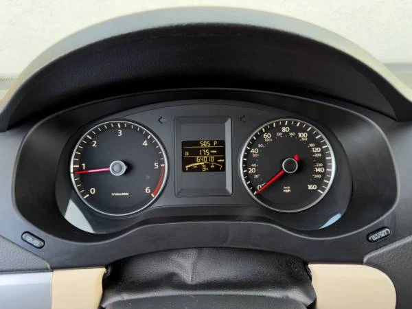 2012 Volkswagen A6 Jetta - Image 16 of 20