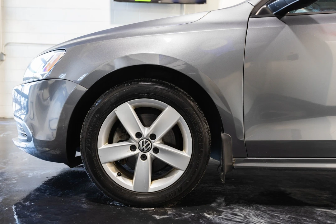 2012 Volkswagen A6 Jetta - Image 4 of 12