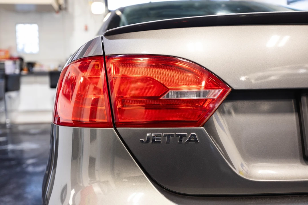 2012 Volkswagen A6 Jetta - Image 12 of 21