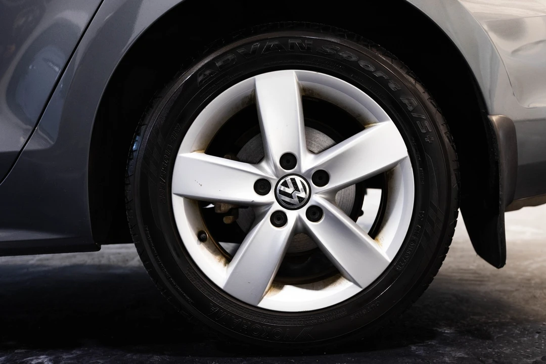 2012 Volkswagen A6 Jetta - Image 9 of 12