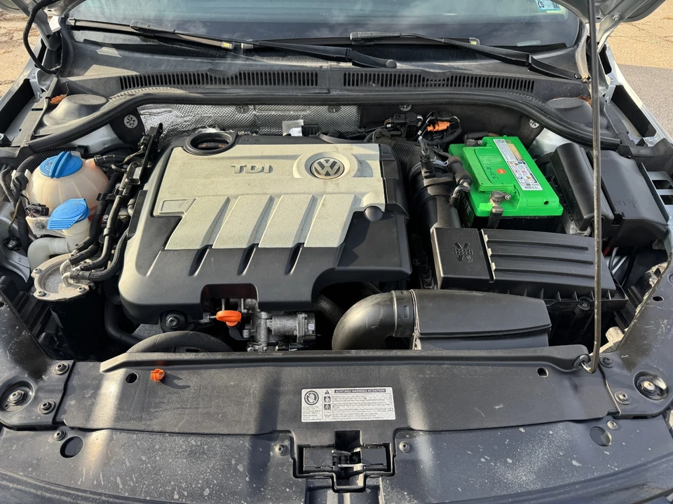 2012 Volkswagen A6 Jetta - Image 17 of 18