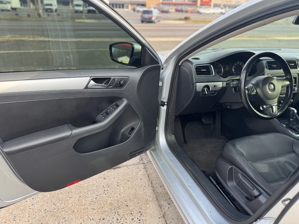2012 Volkswagen A6 Jetta - Image 6 of 18