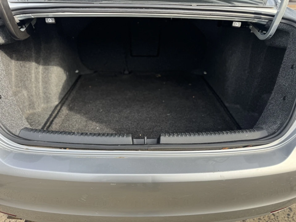 2012 Volkswagen A6 Jetta - Image 2 of 18