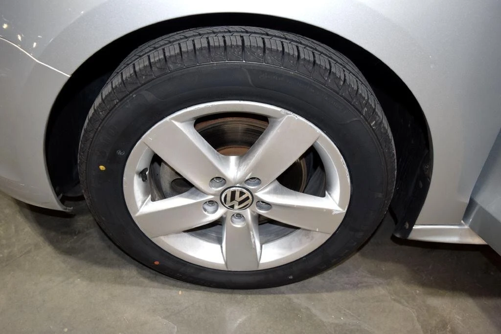 2012 Volkswagen A6 Jetta - Image 13 of 21