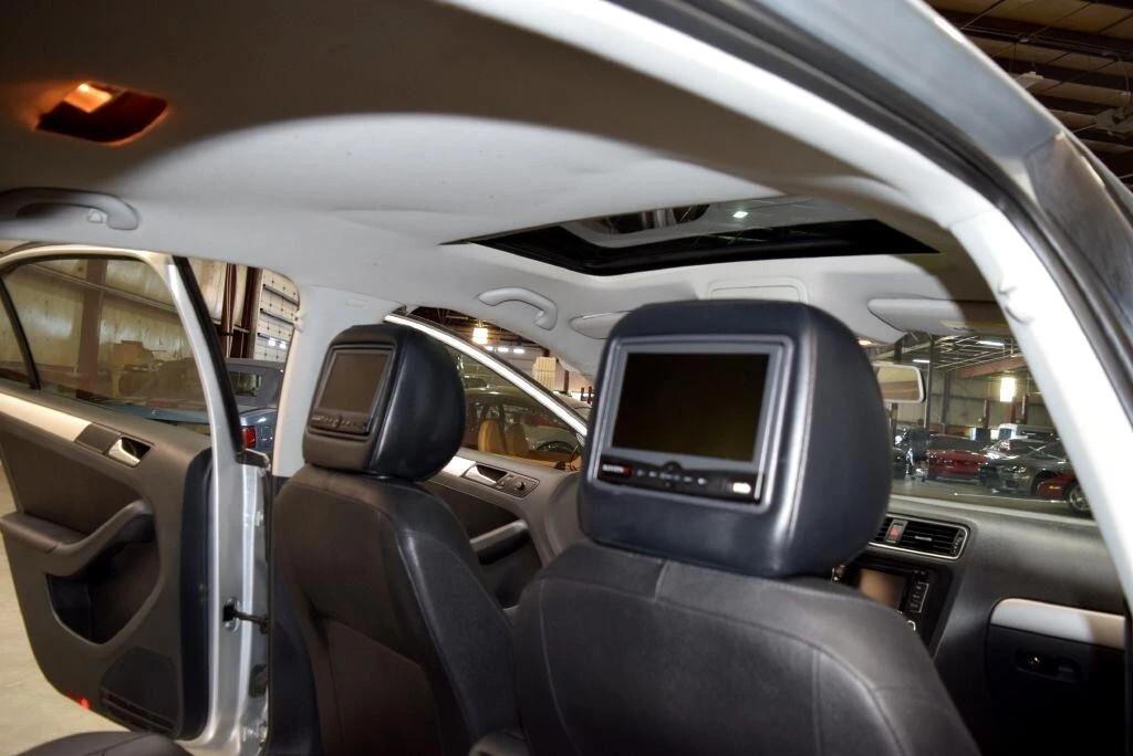 2012 Volkswagen A6 Jetta - Image 18 of 21