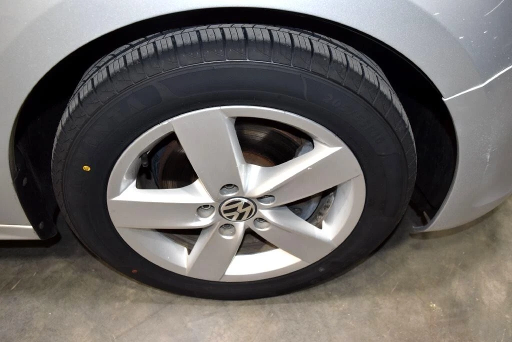 2012 Volkswagen A6 Jetta - Image 10 of 21