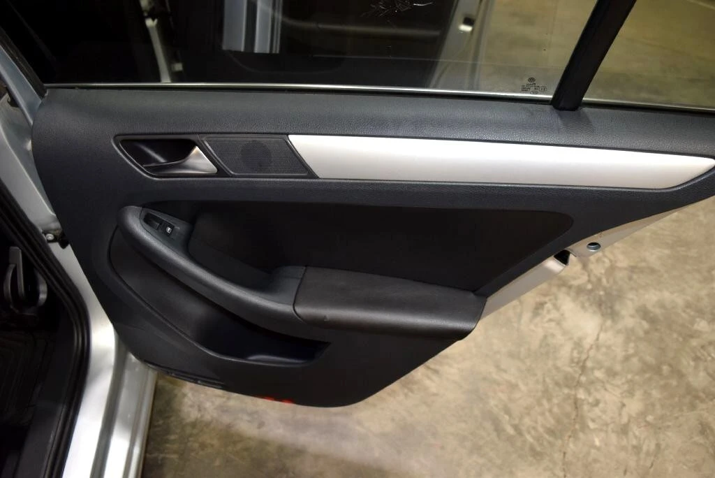 2012 Volkswagen A6 Jetta - Image 19 of 21