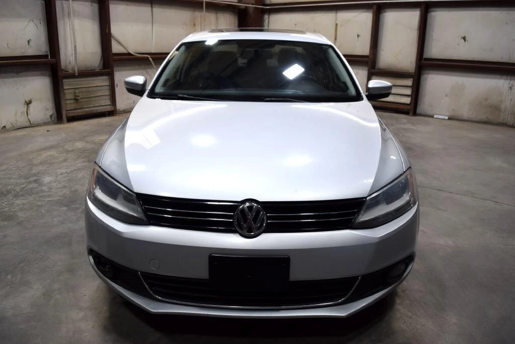 2012 Volkswagen A6 Jetta - Image 2 of 21