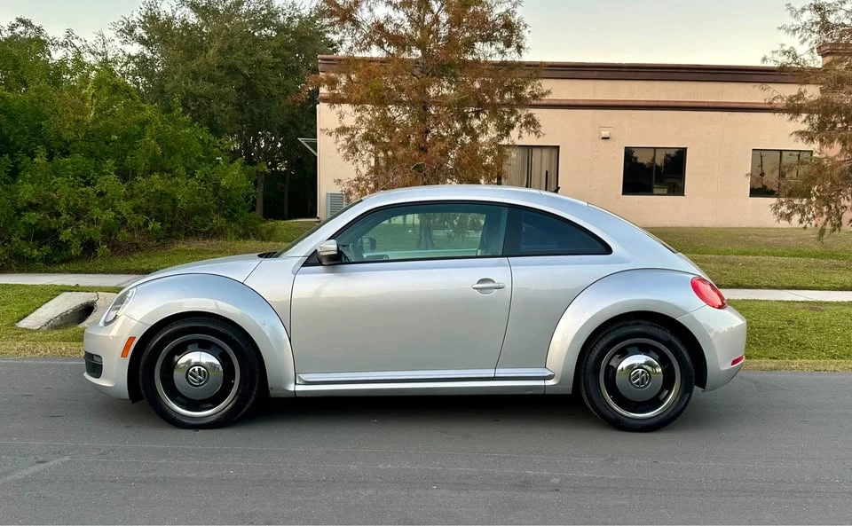 2012 Volkswagen A5 Beetle - Image 4 of 8