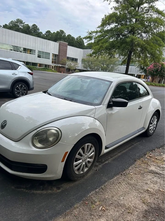 2012 Volkswagen A5 Beetle - Image 2 of 8