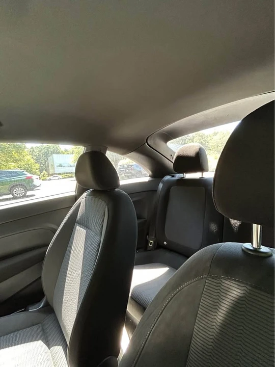 2012 Volkswagen A5 Beetle - Image 6 of 8