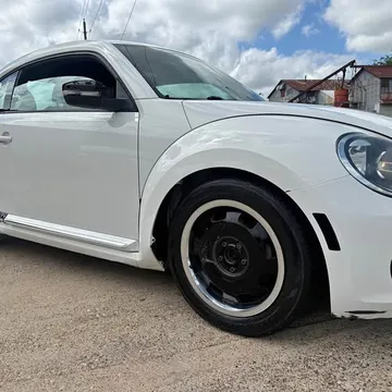 2012 Volkswagen New Beetle 2.5 Hatchback 2D