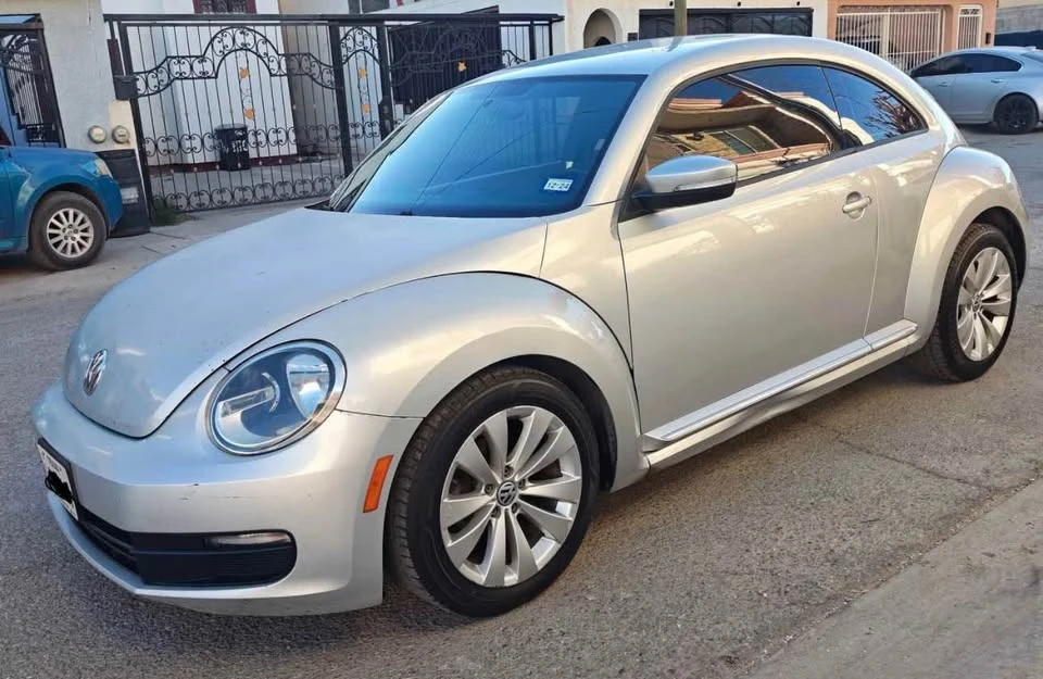 2012 Volkswagen A5 Beetle - Image 2 of 19