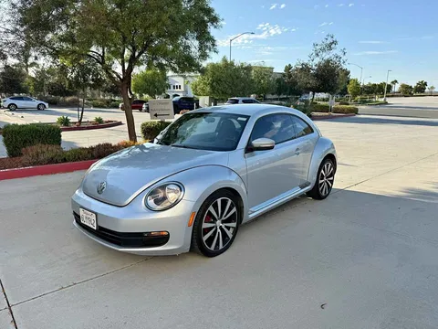 2012 Volkswagen New Beetle 2.5 Hatchback 2D