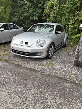 2012 Volkswagen New Beetle GLS Turbo Hatchback 2D