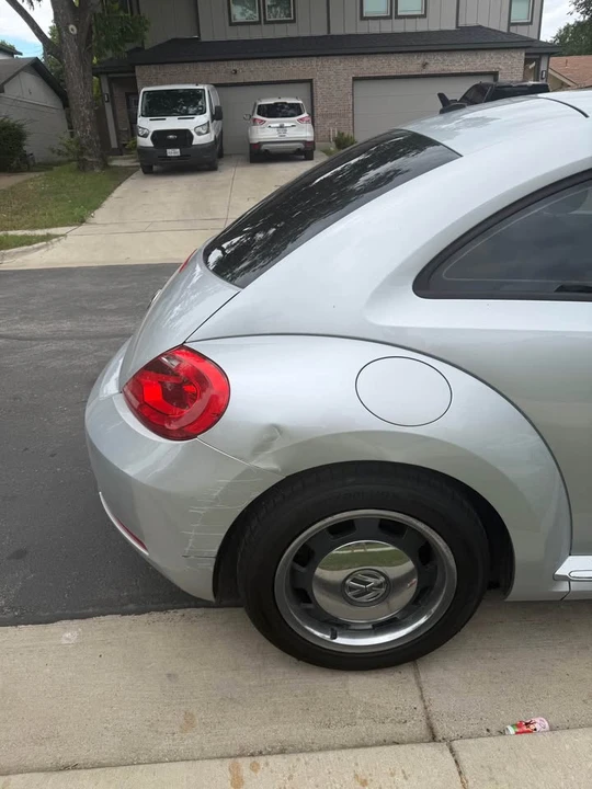 2012 Volkswagen A5 Beetle - Image 2 of 10