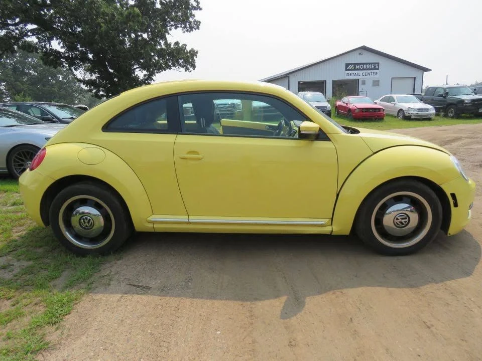 2012 Volkswagen A5 Beetle - Image 8 of 16