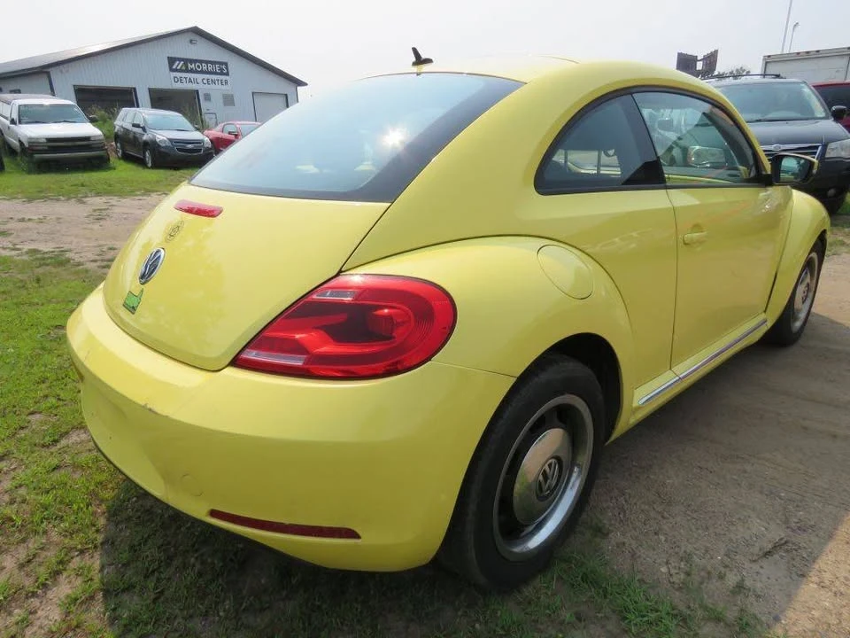 2012 Volkswagen A5 Beetle - Image 7 of 16