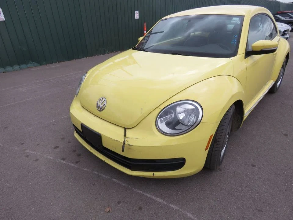 2012 Volkswagen A5 Beetle - Image 3 of 16