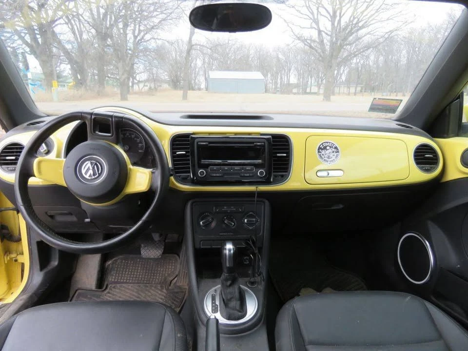 2012 Volkswagen A5 Beetle - Image 12 of 16