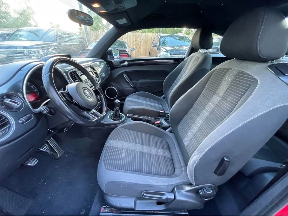 2012 Volkswagen A5 Beetle - Image 6 of 10