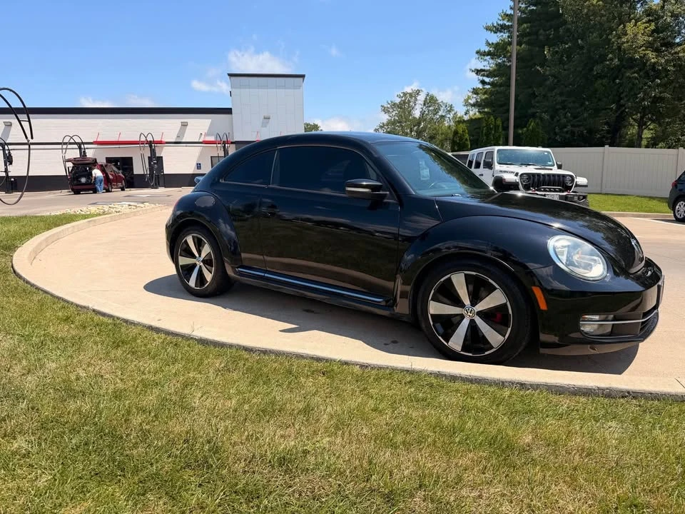 2012 Volkswagen A5 Beetle - Image 2 of 12