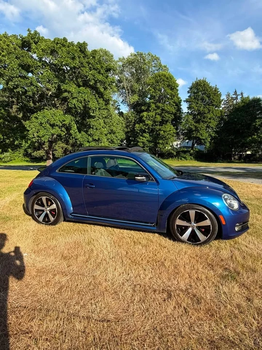 2012 Volkswagen A5 Beetle - Image 2 of 10