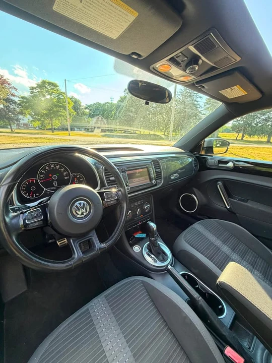 2012 Volkswagen A5 Beetle - Image 9 of 10