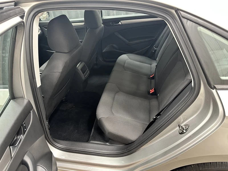 2012 Volkswagen Passat - Image 12 of 21