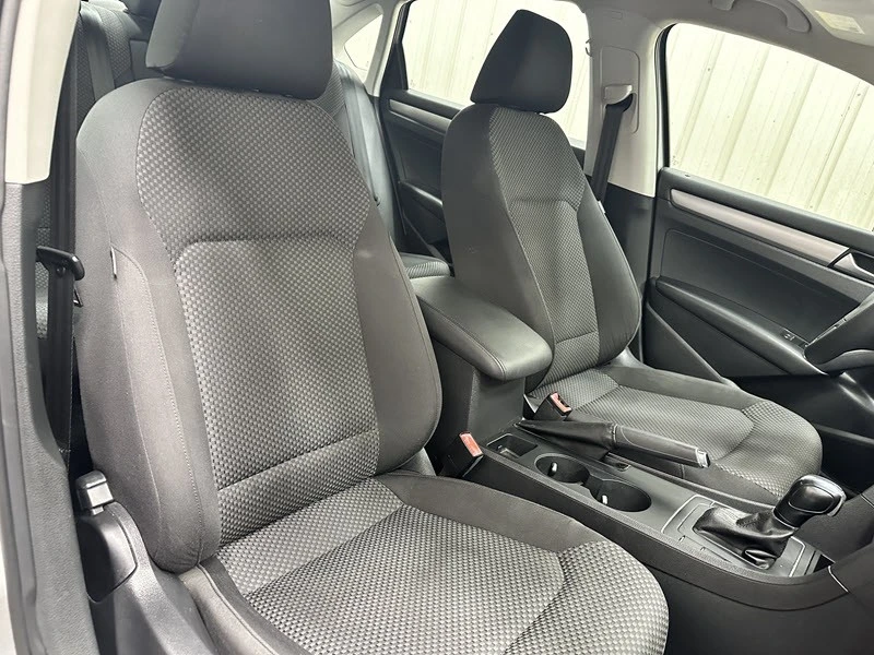 2012 Volkswagen Passat - Image 19 of 21