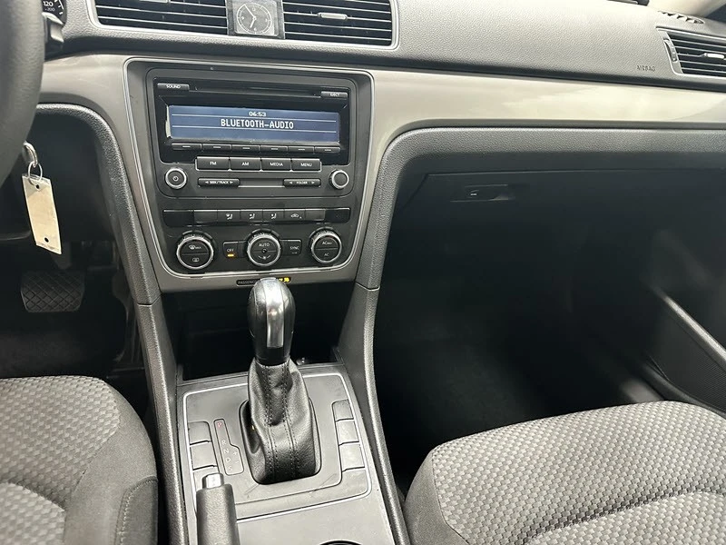2012 Volkswagen Passat - Image 9 of 21