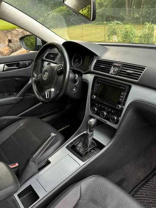 2012 Volkswagen Passat - Image 8 of 10