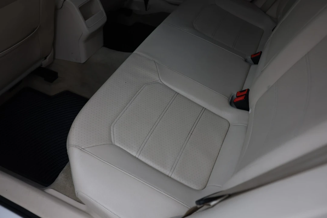 2012 Volkswagen Passat - Image 8 of 12