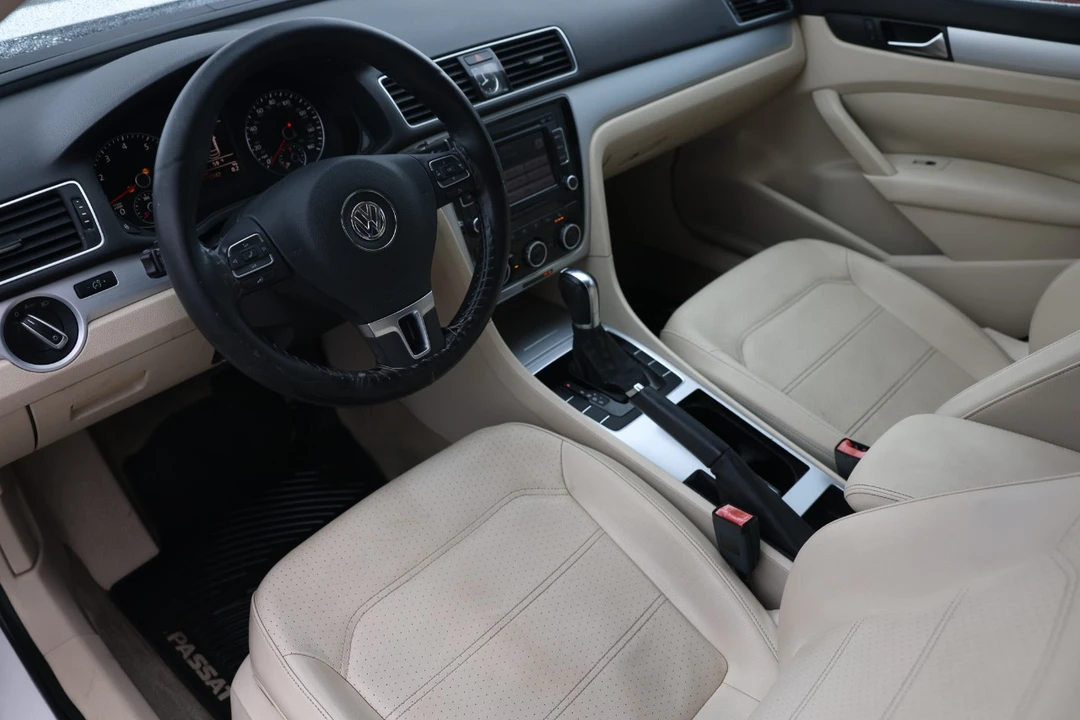2012 Volkswagen Passat - Image 4 of 12