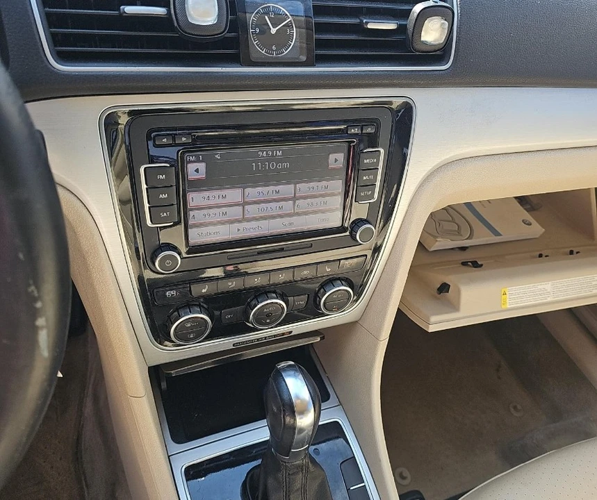 2012 Volkswagen Passat - Image 13 of 17