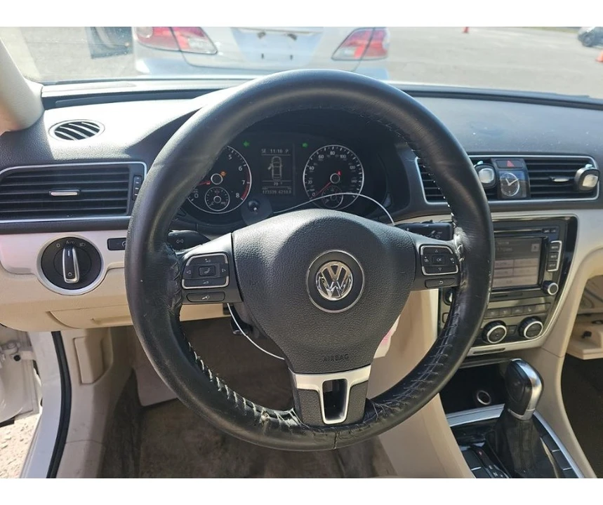 2012 Volkswagen Passat - Image 12 of 17