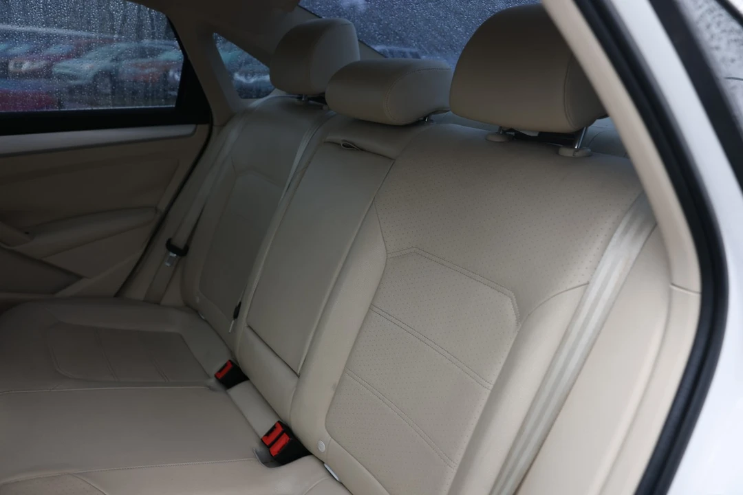 2012 Volkswagen Passat - Image 10 of 12