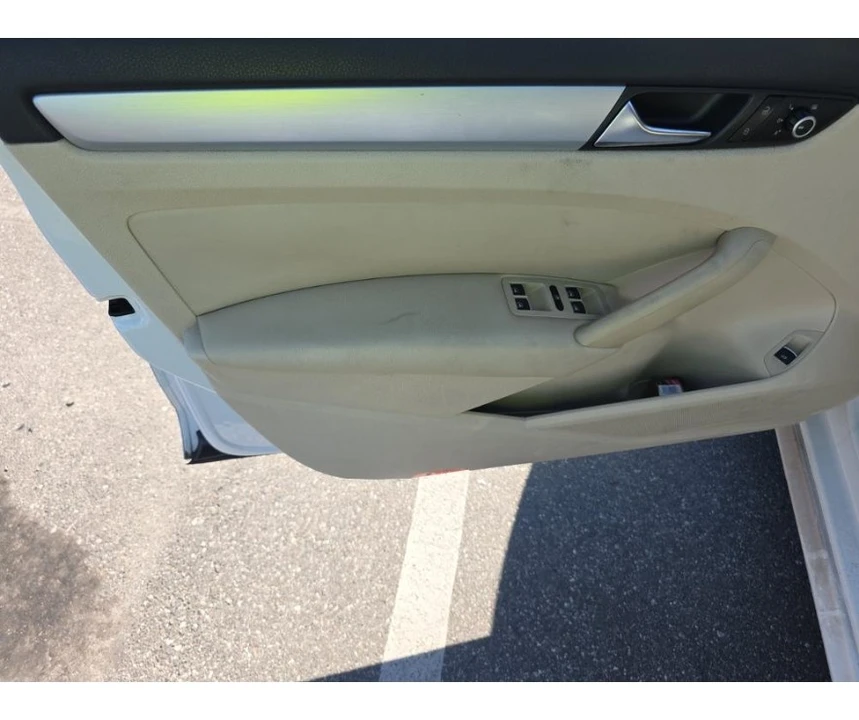 2012 Volkswagen Passat - Image 11 of 17