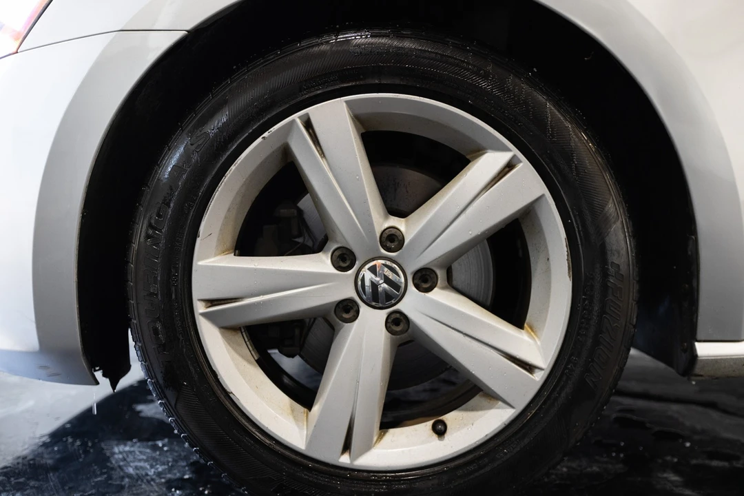 2012 Volkswagen Passat - Image 5 of 21