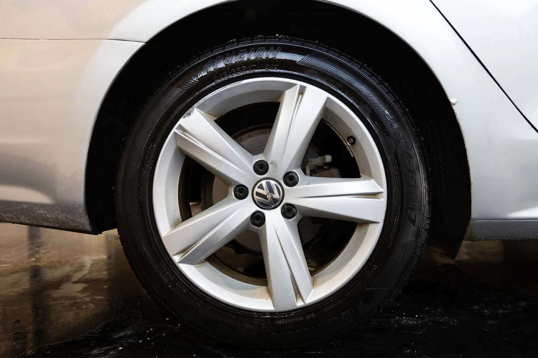 2012 Volkswagen Passat - Image 17 of 21