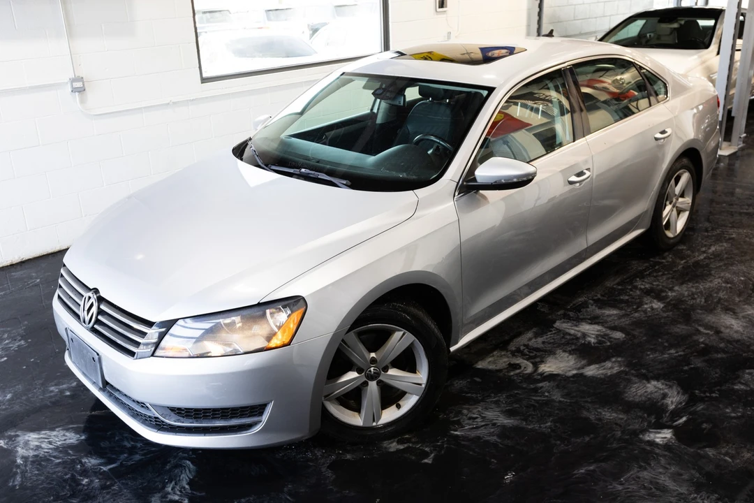 2012 Volkswagen Passat - Image 2 of 21